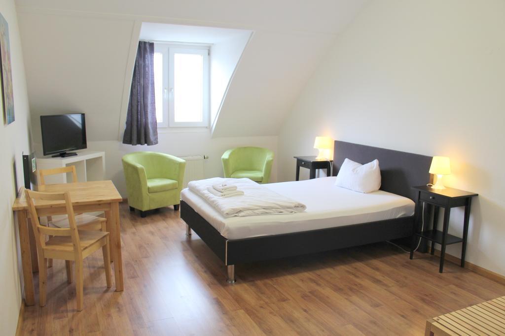 Double Room,184652070:JPEG